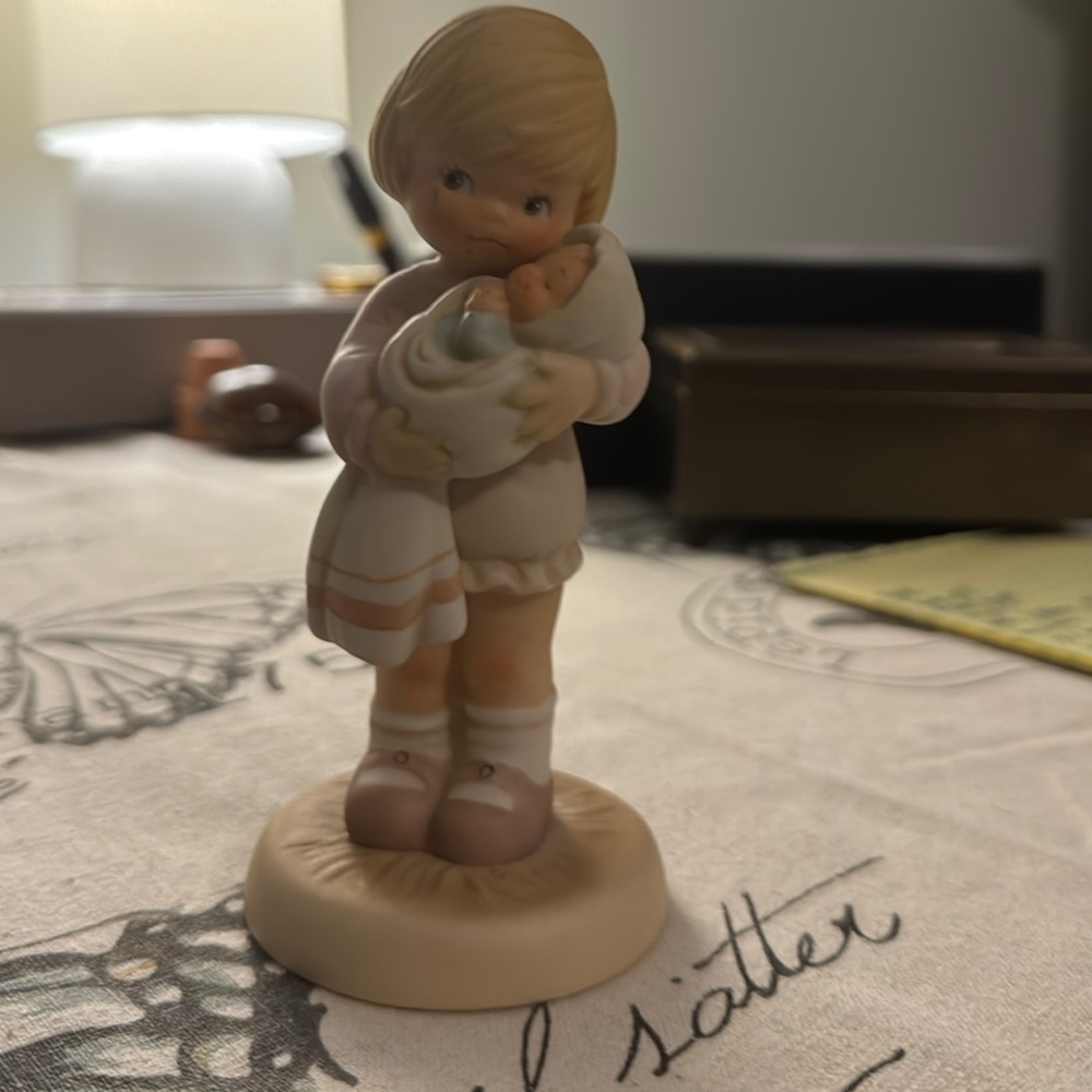 Vintage 1987 Enesco Figurine